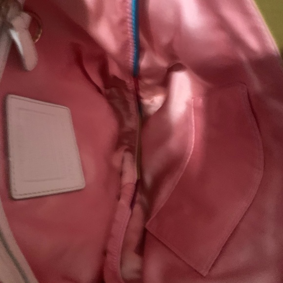 COACH RARE TOTE BAG. - Picture 7 of 8